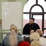 В Просветительском центре святителя Гурия Таврического при Александро-Невском кафедральном соборе прошли занятия для учащихся библейско-богословских курсов