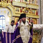 В КАНУН ПРАЗДНИКА РОЖДЕСТВА ХРИСТОВА МИТРОПОЛИТ ЛАЗАРЬ ВОЗГЛАВИЛ ВСЕНОЩНОЕ БДЕНИЕ В СВЯТО-АЛЕКСАНДРО-НЕВСКОМ КАФЕДРАЛЬНОМ СОБОРЕ Г. СИМФЕРОПОЛЯ.