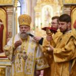 В Неделю 2-ю по Пятидесятнице, Всех святых, в земле Русской просиявших, епископ Нестор совершил Литургию в кафедральном Александро-Невском соборе г. Симферополя.