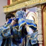 В праздник Покрова Божией Матери Высокопреосвященнейший Митрополит Лазарь возглавил праздничную Божественную литургию в кафедральном соборе святого благоверного князя Александра Невского г. Симферополя.