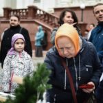 На территории кафедрального Свято-Александро- Невского собора г. Симферополя прошла благотворительная ярмарка посвящённая дню памяти святителя Николая Чудотворца.