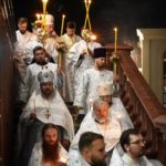В Пасхальную ночь Митрополит Симферопольский и Крымский Лазарь возглавил праздничное богослужение в кафедральном Александро-Невском соборе г. Симферополя.