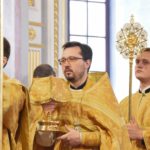 В Неделю 2-ю по Пятидесятнице, Всех святых, в земле Русской просиявших, епископ Нестор совершил Литургию в кафедральном Александро-Невском соборе г. Симферополя.