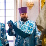 В  Неделю Крестопоклонную Митрополит Тихон возглавил Литургию в кафедральном Александро-Невского собора.
