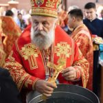 В праздник Происхождения Честных Древ Животворящего Креста Господня  епископ Нестор совершил малое освящение воды и освятил мед в кафедральном Александро-Невском соборе г. Симферополя.