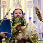В праздник Входа Господня в Иерусалим  епископ Бахчисарайский Каллиник совершил праздничную Божественную литургию в кафедральном Александро-Невском соборе г. Симферополя.