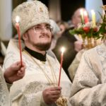 В Пасхальную ночь Митрополит Симферопольский и Крымский Лазарь возглавил праздничное богослужение в кафедральном Александро-Невском соборе г. Симферополя.