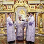 В КАНУН ПРАЗДНИКА РОЖДЕСТВА ХРИСТОВА МИТРОПОЛИТ ЛАЗАРЬ ВОЗГЛАВИЛ ВСЕНОЩНОЕ БДЕНИЕ В СВЯТО-АЛЕКСАНДРО-НЕВСКОМ КАФЕДРАЛЬНОМ СОБОРЕ Г. СИМФЕРОПОЛЯ.