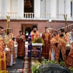 В ПРАЗДНИК ПРОИСХОЖДЕНИЯ ЧЕСТНЫХ ДРЕВ ЖИВОТВОРЯЩЕГО КРЕСТА ГОСПОДНЯ ЕПИСКОП БАХЧИСАРАЙСКИЙ КАЛЛИНИК ВОЗГЛАВИЛ ЛИТУРГИЮ В АЛЕКСАНДРО-НЕВСКОМ КАФЕДРАЛЬНОМ СОБОРЕ Г. СИМФЕРОПОЛЯ