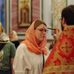 Богослужение в кафедральном Александро-Невском соборе в канун Недели 6-й по Пасхе, о слепом