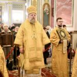 В день памяти святителя Николая Чудотворца Митрополит Лазарь возглавил Божественную литургию в кафедральном Александро-Невском соборе г. Симферополя.