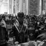 В  канун Великой Субботы епископ Бахчисарайский Каллиник совершил утреню с чином погребения Господа нашего Иисуса Христа в кафедральном Александро - Невском соборе г. Симферополя.