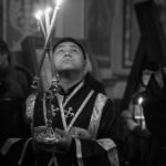 В канун Великой Пятницы Митрополит Симферопольский и Крымский Лазарь возглавил утреню с чтением двенадцати Евангелий Последования Святых и спасительных Страстей Господа нашего Иисуса Христа в кафедральном Александро-Невском соборе г Симферополя.