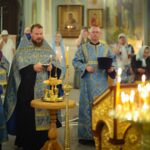 Праздничные богослужения в нижнем храме Александро-Невского кафедрального собора в день празднования Казанской иконы Божией Матери