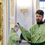 В праздник Входа Господня в Иерусалим  епископ Бахчисарайский Каллиник совершил праздничную Божественную литургию в кафедральном Александро-Невском соборе г. Симферополя.