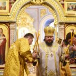 В Неделю 5-ю по Пятидесятнице, праздник Тихвинской иконы Божией Матери епископ Каллиник совершил Божественную литургию в кафедральном Александро-Невском соборе г.Симферополя.