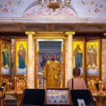 Литургия  день празднования Собора вселенских учителей и святителей Василия Великого, Григория Богослова и Иоанна Златоустого в кафедральном Александро-Невском соборе.