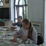 В студии декоративно - прикладного и изобразительного искусства Воскресной школы при Просветительском центре имени Св.Гурия Таврического кафедрального Александро- Невского собора был проведен мастер-класс по декорированию в технике декупаж.
