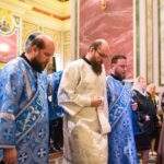 В  Неделю Крестопоклонную Митрополит Тихон возглавил Литургию в кафедральном Александро-Невского собора.