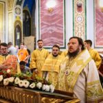 В КАФЕДРАЛЬНОМ СОБОРЕ АЛЕКСАНДРА НЕВСКОГО Г. СИМФЕРОПОЛЯ В НЕДЕЛЮ 8-Ю ПО ПЯТИДЕСЯТНИЦЕ ПРЕОСВЯЩЕННЕЙШИЙ ЕПИСКОП КАЛЛИНИК ВОЗГЛАВИЛ ВОСКРЕСНУЮ БОЖЕСТВЕННУЮ ЛИТУРГИЮ