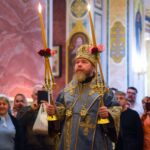 В  Неделю Крестопоклонную Митрополит Тихон возглавил Литургию в кафедральном Александро-Невского собора.