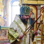 В праздник Входа Господня в Иерусалим  епископ Бахчисарайский Каллиник совершил праздничную Божественную литургию в кафедральном Александро-Невском соборе г. Симферополя.