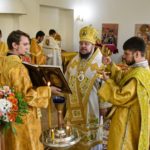 В ВОССТАНОВЛЕННОМ ХРАМЕ 4-Х СВЯТИТЕЛЕЙ МОСКОВСКИХ ПЕТРА, АЛЕКСИЯ, ИОНЫ И ФИЛИППА В ПРЕСТОЛЬНЫЙ ПРАЗДНИК ЕПИСКОП КАЛЛИНИК СОВЕРШИЛ ПЕРВУЮ БОЖЕСТВЕННУЮ ЛИТУРГИЮ.