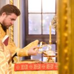 Литургия в Неделю 28-ю по Пятидесятнице, день памяти великомученицы Варвары в кафедральном Александро-Невском соборе.