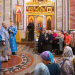 В  Неделю Крестопоклонную Митрополит Тихон возглавил Литургию в кафедральном Александро-Невского собора.