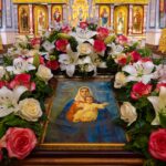 Литургия в праздник Похвалы Пресвятой Богородицы (Субботу Акафиста) в кафедральном Александро-Невском соборе.