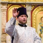 В Рождественскую ночь Митрополит Тихон возглавил праздничную Божественную литургию в кафедральном Александро-Невском соборе.