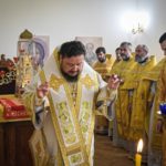 В ВОССТАНОВЛЕННОМ ХРАМЕ 4-Х СВЯТИТЕЛЕЙ МОСКОВСКИХ ПЕТРА, АЛЕКСИЯ, ИОНЫ И ФИЛИППА В ПРЕСТОЛЬНЫЙ ПРАЗДНИК ЕПИСКОП КАЛЛИНИК СОВЕРШИЛ ПЕРВУЮ БОЖЕСТВЕННУЮ ЛИТУРГИЮ.
