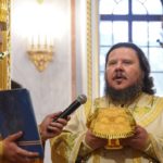 В Неделю 4-ю по Пятидесятнице, Преосвященный Каллиник, епископ Бахчисарайский совершил Божественную литургию в кафедральном соборе святого благоверного князя Александра Невского г. Симферополя.