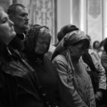 В  канун Великой Субботы епископ Бахчисарайский Каллиник совершил утреню с чином погребения Господа нашего Иисуса Христа в кафедральном Александро - Невском соборе г. Симферополя.