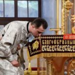 В ДЕНЬ ПРАЗДНОВАНИЯ ПЕРЕНЕСЕНИЯ МОЩЕЙ  СВЯТИТЕЛЯ  И ЧУДОТВОРЦА НИКОЛАЯ МИТРОПОЛИТ СИМФЕРОПОЛЬСКИЙ И КРЫМСКИЙ ЛАЗАРЬ ВОЗГЛАВИЛ ЛИТУРГИЮ В АЛЕКСАНДРО-НЕВСКОМ КАФЕДРАЛЬНОМ СОБОРЕ Г. СИМФЕРОПОЛЯ.