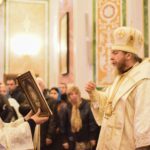 В Рождественскую ночь Митрополит Тихон возглавил праздничную Божественную литургию в кафедральном Александро-Невском соборе.