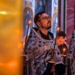 Митрополит Тихон совершил утреню с чтением двенадцати Страстных Евангелий в Александро-Невском кафедральном соборе