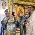 В ПРАЗДНИК ВВЕДЕНИЯ ВО ХРАМ ПРЕСВЯТОЙ БОГОРОДИЦЫ МИТРОПОЛИТ СИМФЕРОПОЛЬСКИЙ И КРЫМСКИЙ ЛАЗАРЬ ВОЗГЛАВИЛ ПРАЗДНИЧНУЮ ЛИТУРГИЮ В КАФЕДРАЛЬНОМ АЛЕКСАНДРО-НЕВСКОМ СОБОРЕ Г. СИМФЕРОПОЛЯ.