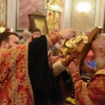 В канун праздника Воздвижения Честного и Животворящего Креста Господня епископ Ялтинский Нестор совершил всенощное бдение в кафедральном Александро-Невском соборе г. Симферополя.