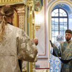 В ПРАЗДНИК ВВЕДЕНИЯ ВО ХРАМ ПРЕСВЯТОЙ БОГОРОДИЦЫ МИТРОПОЛИТ СИМФЕРОПОЛЬСКИЙ И КРЫМСКИЙ ЛАЗАРЬ ВОЗГЛАВИЛ ПРАЗДНИЧНУЮ ЛИТУРГИЮ В КАФЕДРАЛЬНОМ АЛЕКСАНДРО-НЕВСКОМ СОБОРЕ Г. СИМФЕРОПОЛЯ.