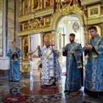 В АЛЕКСАНДРО-НЕВСКОМ СОБОРЕ ЕПИСКОП ЯЛТИНСКИЙ НЕСТОР ВОЗГЛАВИЛ УТРЕНЮ С ЧИНОМ ПОГРЕБЕНИЯ ПЛАЩАНИЦЫ ПРЕСВЯТОЙ БОГОРОДИЦЫ