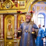 В  Неделю Крестопоклонную Митрополит Тихон возглавил Литургию в кафедральном Александро-Невского собора.