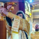 Богослужения в нижнем храме Александро-Невского кафедрального собора в день памяти святителя Иоанна, архиепископа Шанхайского и Сан-Францисского