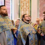 В канун праздника Успения Пресвятой Богородицы Преосвященный епископ Ялтинский Нестор совершил всенощное бдение в кафедральном Александро-Невском соборе г. Симферополя.