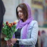 В Неделю святых Жен Мироносиц священнослужители Александро-Невского кафедрального собора г. Симферополя поздравили прихожанок с этим светлым праздником