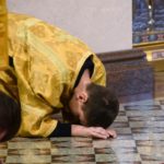 Литургия в Неделю 28-ю по Пятидесятнице, день памяти великомученицы Варвары в кафедральном Александро-Невском соборе.