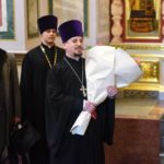 Митрополит Симферопольский и Крымский Лазарь совершил Пасхальную вечерню вторника Светлой седмицы в кафедральном Александро-Невском соборе г. Симферополя.
