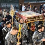 В  канун Великой Субботы епископ Бахчисарайский Каллиник совершил утреню с чином погребения Господа нашего Иисуса Христа в кафедральном Александро - Невском соборе г. Симферополя.