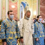 В ПРАЗДНИК ВВЕДЕНИЯ ВО ХРАМ ПРЕСВЯТОЙ БОГОРОДИЦЫ МИТРОПОЛИТ СИМФЕРОПОЛЬСКИЙ И КРЫМСКИЙ ЛАЗАРЬ ВОЗГЛАВИЛ ПРАЗДНИЧНУЮ ЛИТУРГИЮ В КАФЕДРАЛЬНОМ АЛЕКСАНДРО-НЕВСКОМ СОБОРЕ Г. СИМФЕРОПОЛЯ.