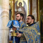 В ПРАЗДНИК КАЗАНСКОЙ ИКОНЫ БОЖИЕЙ МАТЕРИ ЕПИСКОП БАХЧИСАРАЙСКИЙ КАЛЛИНИК ВОЗГЛАВИЛ ЛИТУРГИЮ В АЛЕКСАНДРО-НЕВСКОМ КАФЕДРАЛЬНОМ СОБОРЕ Г. СИМФЕРОПОЛЯ.